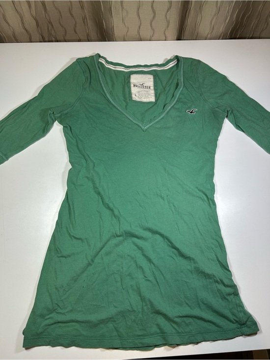 Hollister Tops - Hollister Women's Large Green V-Neck Elbow Sleeve Tee 100% Cotton Vintage